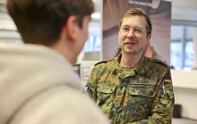 Berufe in Uniform