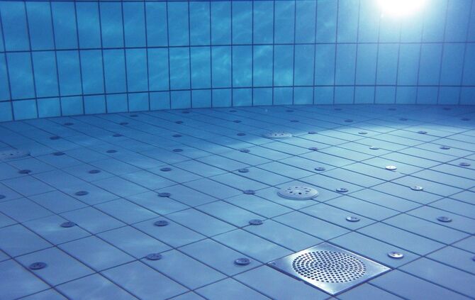 Symbol Symbolbild Whirlpool Schwimmbad Becken