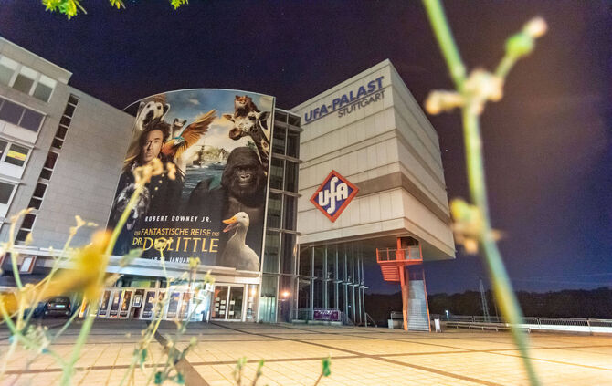 Corona zwingt UFA-Palast Stuttgart für immer in die Knie: Außenaufnahmen von Gebäude und Schriftzug