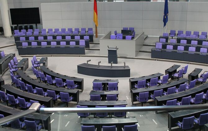 Bundestag Bundestagswahl Berlin Sitzverteilung Symbol Symbolbild Symbolfoto