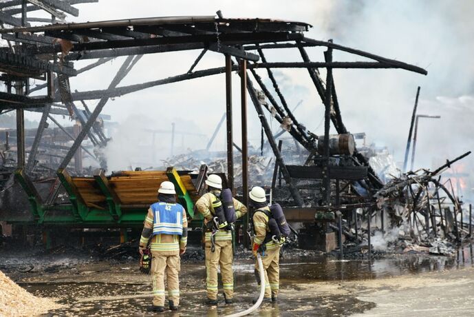 Ruppertshofen: Saegewerk in Vollbrand