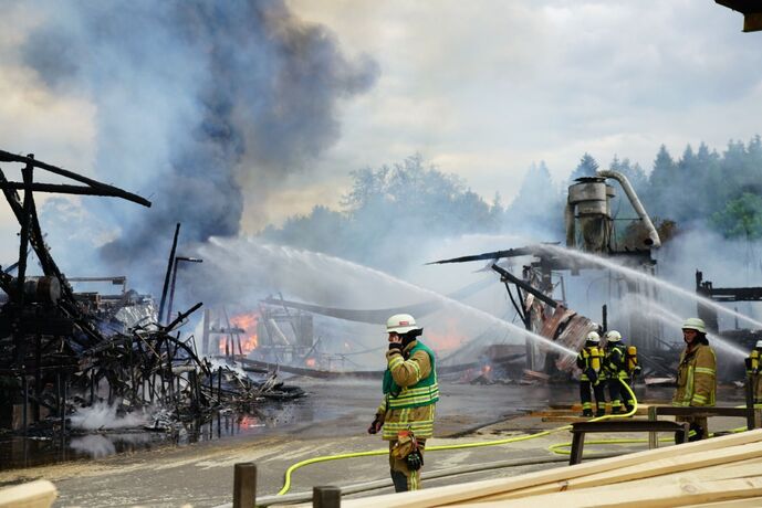 Ruppertshofen: Saegewerk in Vollbrand