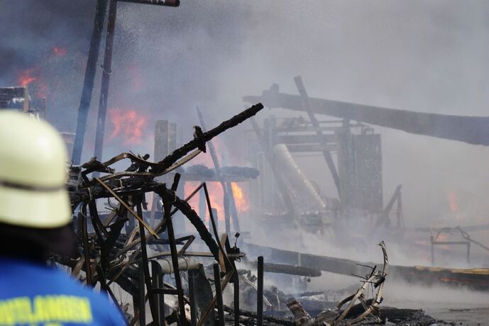 Ruppertshofen: Saegewerk in Vollbrand