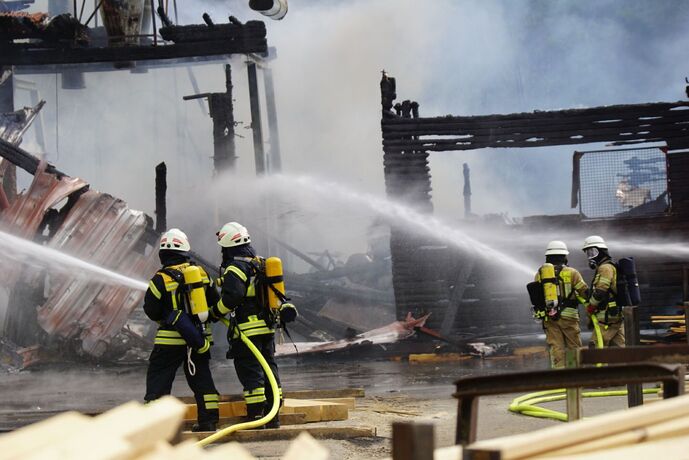 Ruppertshofen: Saegewerk in Vollbrand