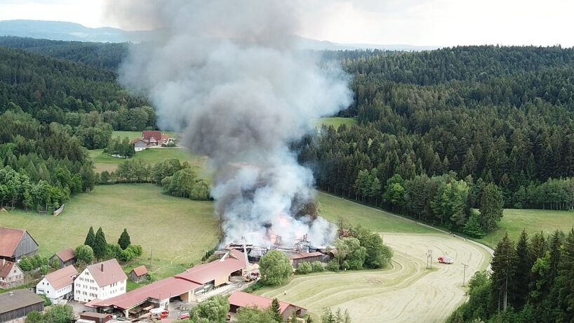 DROHNENAUFNAHMEN! Ruppertshofen: Saegewerk in Vollbrand