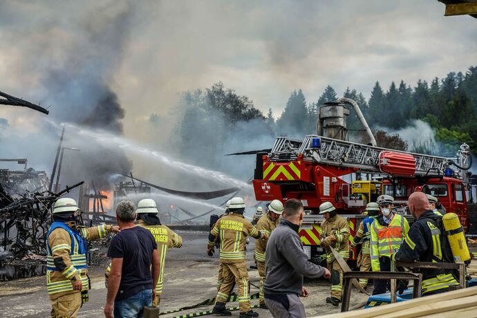Ruppertshofen: Saegewerk in Vollbrand