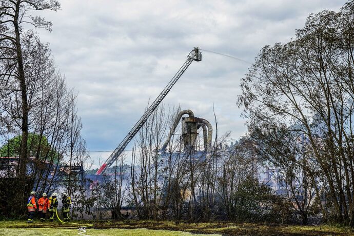 Ruppertshofen: Saegewerk in Vollbrand