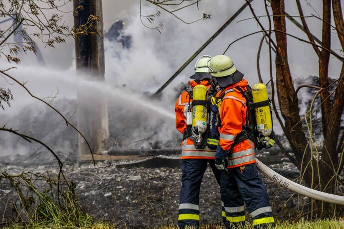 Ruppertshofen: Saegewerk in Vollbrand