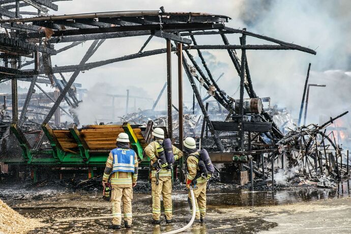 Ruppertshofen: Saegewerk in Vollbrand