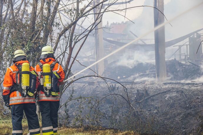 Ruppertshofen: Saegewerk in Vollbrand