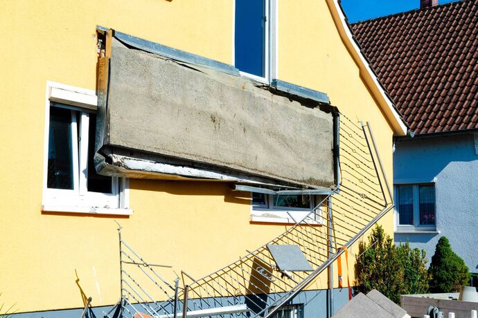 Balkon stürzt in Steinheim an der Murr ab - 4 Verletzte