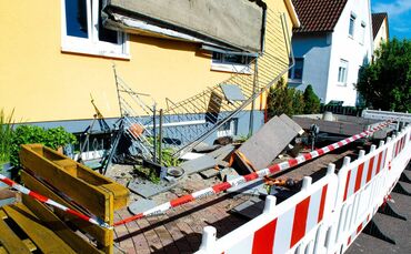 Balkon stürzt in Steinheim an der Murr ab - 5 Verletzte  