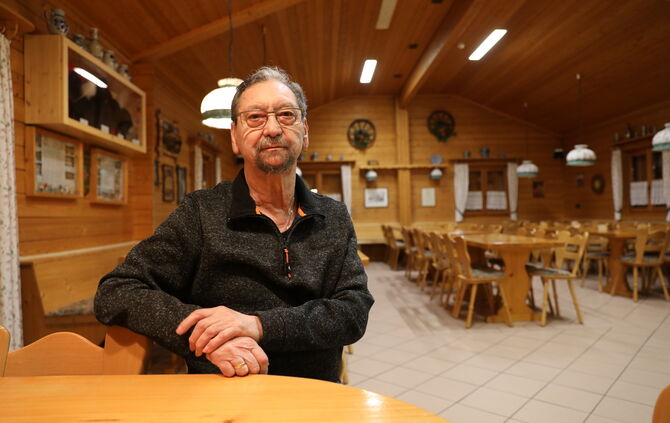 Erster Vorsitzender Josef Wittmann im Vereinsheim in Kernen.