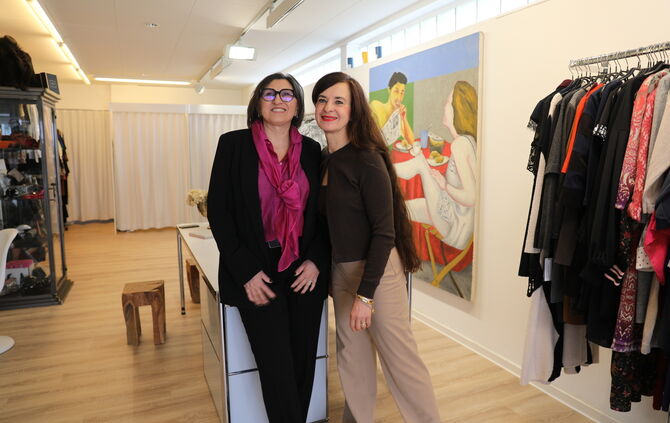 Die Geschäftsführerinnen von "Zeit für Stil" in Rommelshausen: Jasmina Bajic und Andrea Reiner.