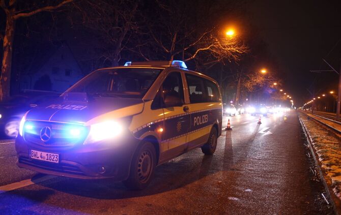 Fahrzeugbrand auf der Stuttgarter StraÃe in Fellbach_4