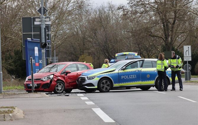Unfall Hallenbadkreuzung