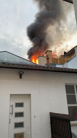 Ludwigsburg: Ausgedehnter Dachstuhlbrand in der Innenstadt