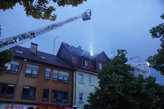 Ludwigsburg: Ausgedehnter Dachstuhlbrand in der Innenstadt