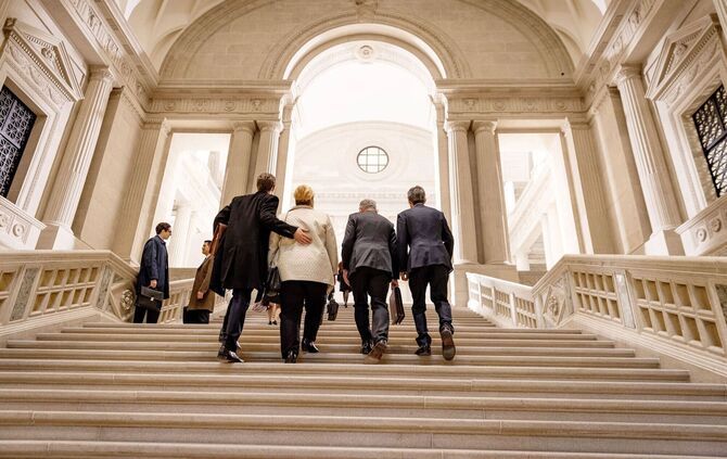 rabiye_im-supreme-court-foto_luna_zscharnt-copyright_pandora_film