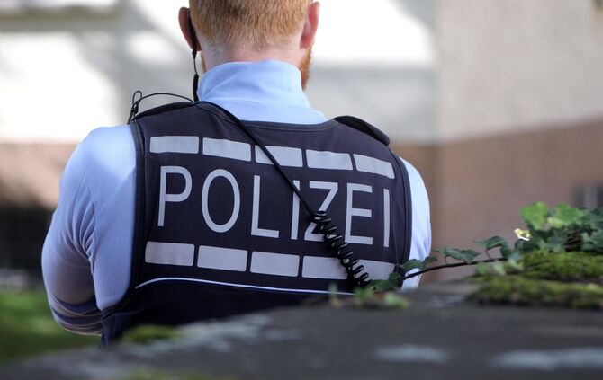 Polizei Polizist Polizeieinsatz Symbol Symbolbild Symbolfoto