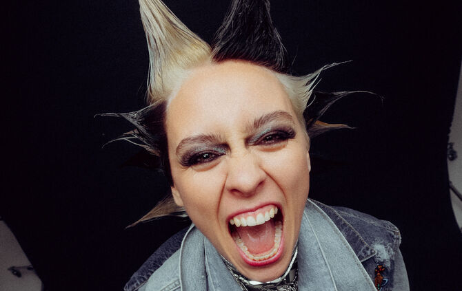 paula-carolina_spikes-jeans-schrei_eric-joel-nagel - 1