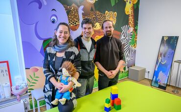 Carolin & Ilja Wildermann mit Lennart Hartschuh.