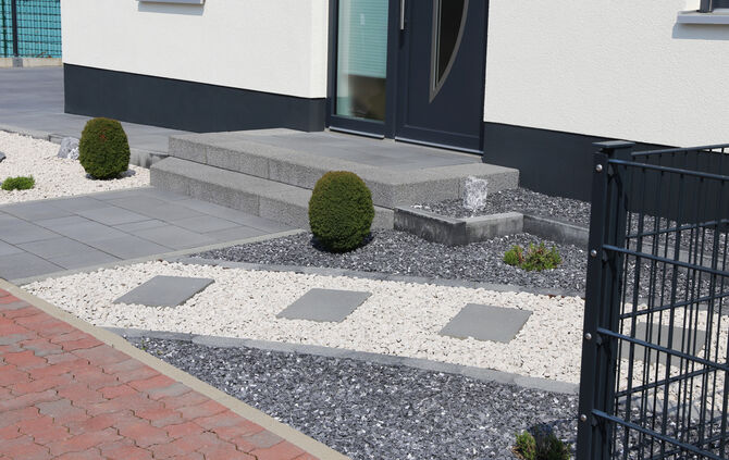 Schottergarten Symbolfoto Adobe Stock