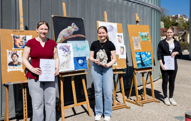 Abschlussarbeiten von jungen Künstlerinnen der Kunstschule Unteres Remstal