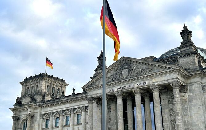 Bundestag Deutschland Fahne Deutschlandfahne Flagge Politik