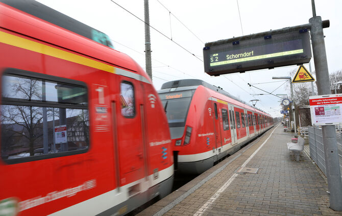 S-bahn s bahn sbahn haltestelle weiler bahnsteig vvs  symbol symbolbild symbolfoto
