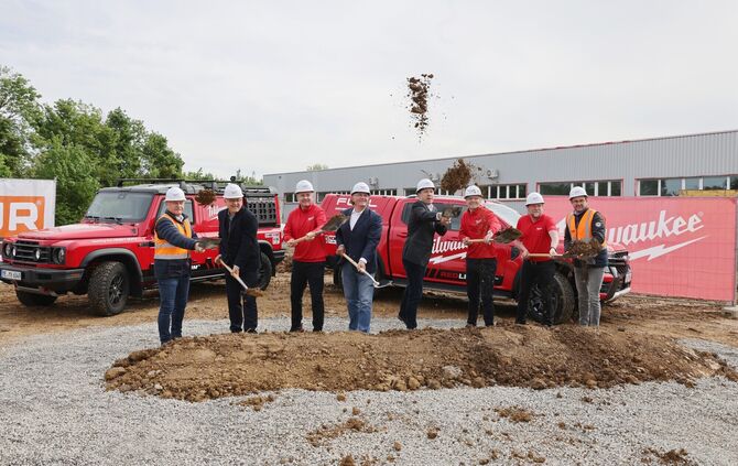 Spatenstich für das neue Trainingszentrum der Firma Milwaukee
