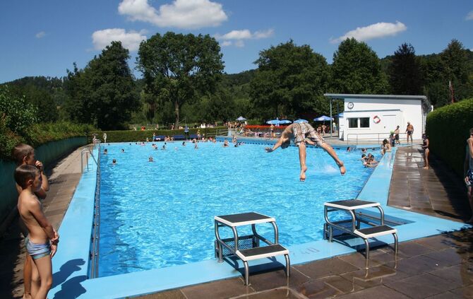 Urbach Freibad länger eröfnnet