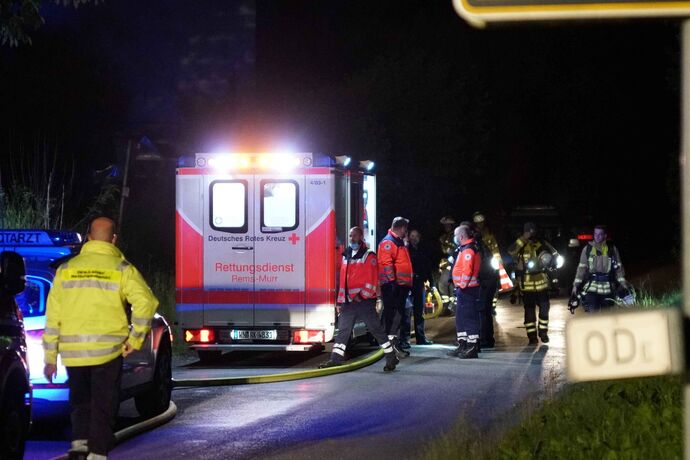 Murrhardt-Unterneustetten: Person verbarrikadiert sich in Schuppen - Feuerwehr und Polizei Im Grosseinsatz