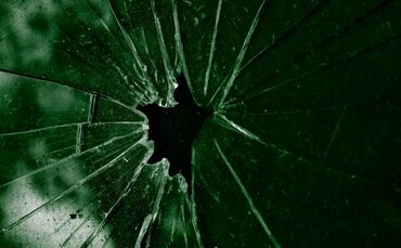 glas scheibe zerstört