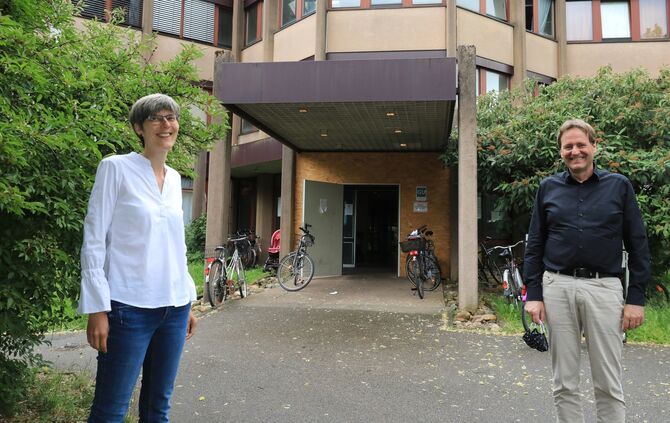 Im Flüchtlings-Wohnheim: Schutz vor Covid-19 auf engstem Raum ...