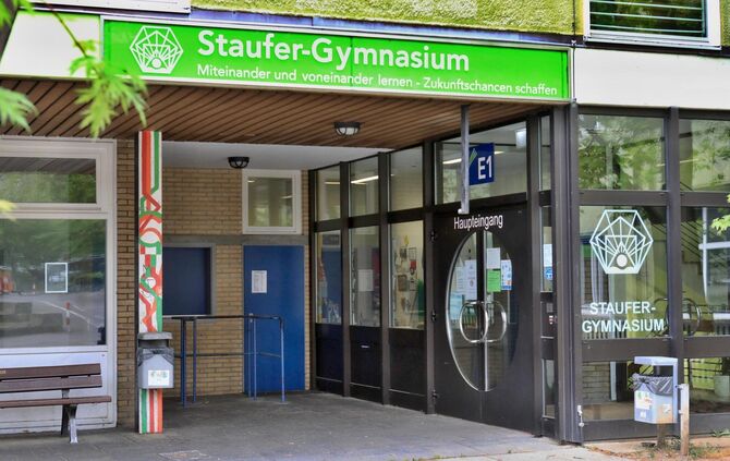 Staufer Staufer-Gymnasium Gymnasium Waiblingen Schule Symbol Symbolbild symbolfoto