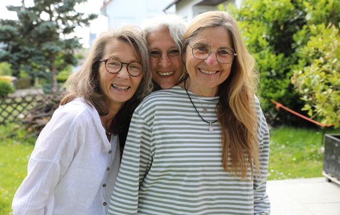 Nicht nur Mosthexen:  Martina Jenisch-Oesterwind, Alexandra Wissmann und Petra Roth sind auch Freundinnen.