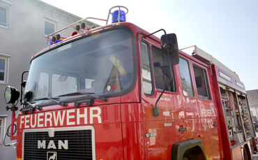 Feuerwehr Blaulicht Feuerwehrauto 112 Einsatz Feuerwehreinsatz Symbolfoto