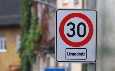 30er-Zone Lärmschutz Tempo 30 symbol symbolbild symbolfoto