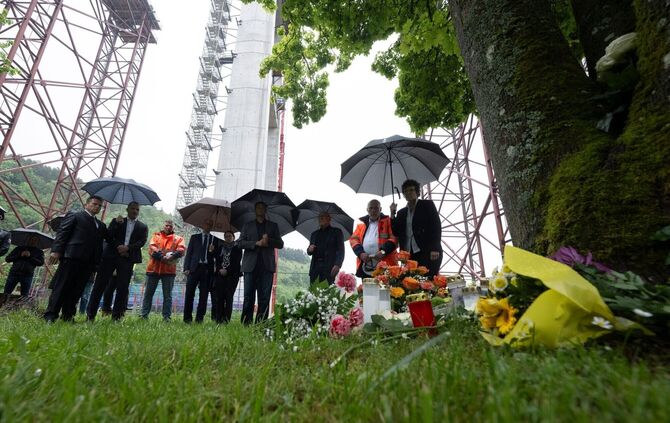 Nach dem Tod von drei Arbeitern auf Hochbrücken-Baustelle