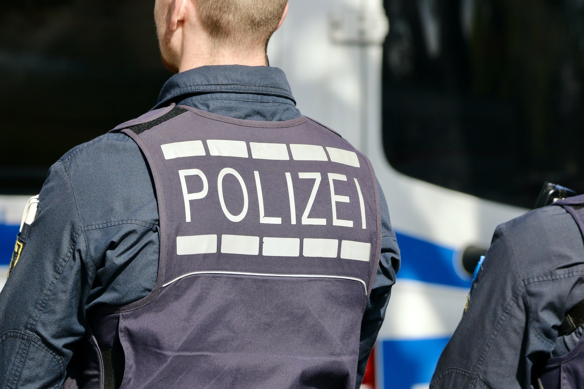 ICE to Berlin: Police prevent collision between VfB | and KSC fans