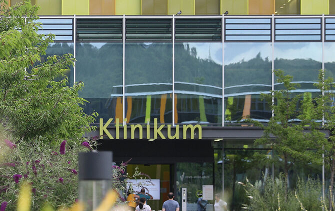 Rems-Murr-Klinikum Winnenden Krankenhaus Klinik Symbol Symbolbild symbolfoto - 1