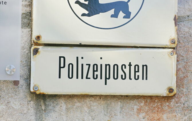 polizei-symbol-polizeiposten
