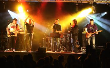 alfdorf Mannholz - Mannholzer Festtage Kuhfladen-Roulett  Freitag  Rocknacht mit Band "Jimmy and the Gang"