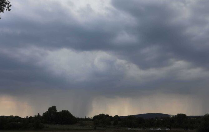 Gewitter Wolken Regen Sturm Wetter Symbol Symbolbild symbolfoto