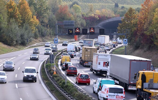 Kappelbergtunnel Stau Sperrung gesperrt Unfall