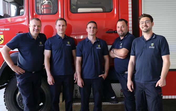 Christian Fischer, Abteilungskommandant Rommelshausen mit dem jungen Team: Martin Lanzner, Luca Riek, Maximilian Hackh und Steve