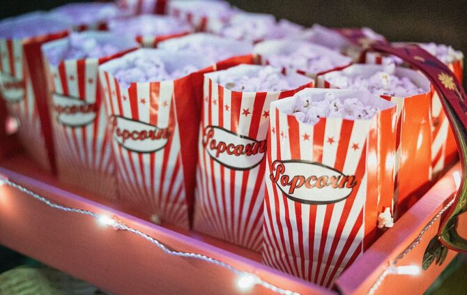 Popcorn Kino Open Air Film Symbolbild