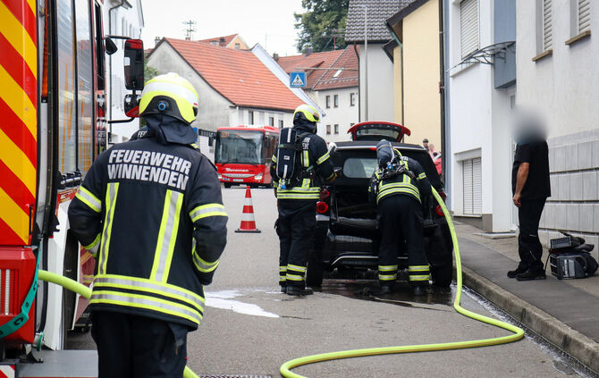 Autobrand, Haselsteinstr., Winnenden-Breuningsweiler, 16.06.2025.