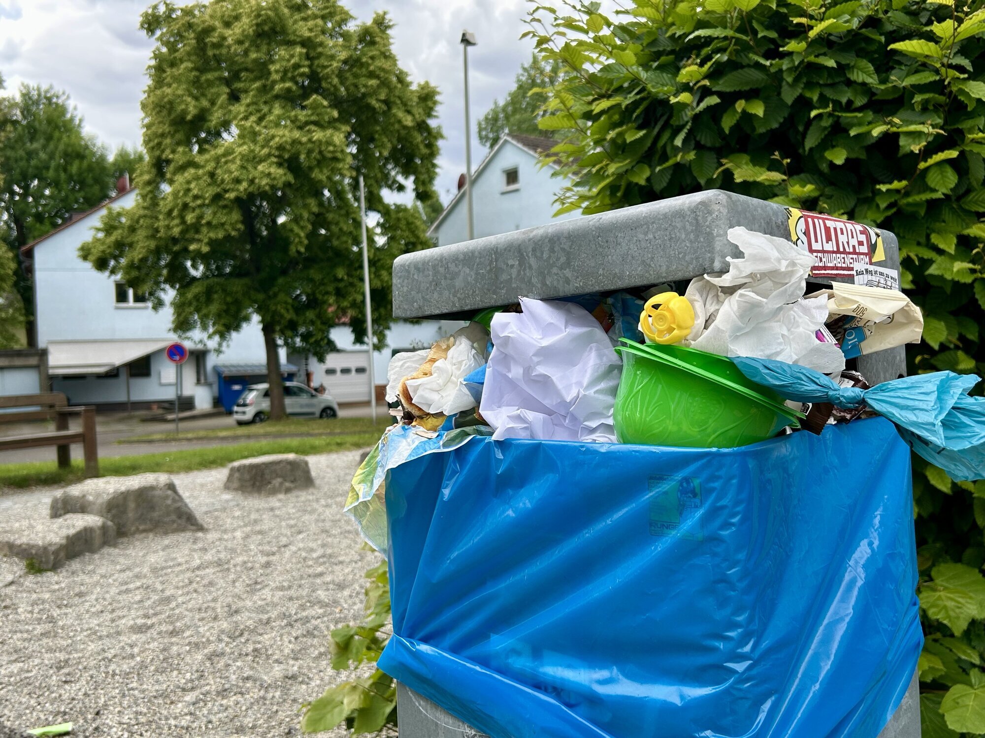 Garbage problems in Waiblingen-Neustadt: How often are the trash cans ...
